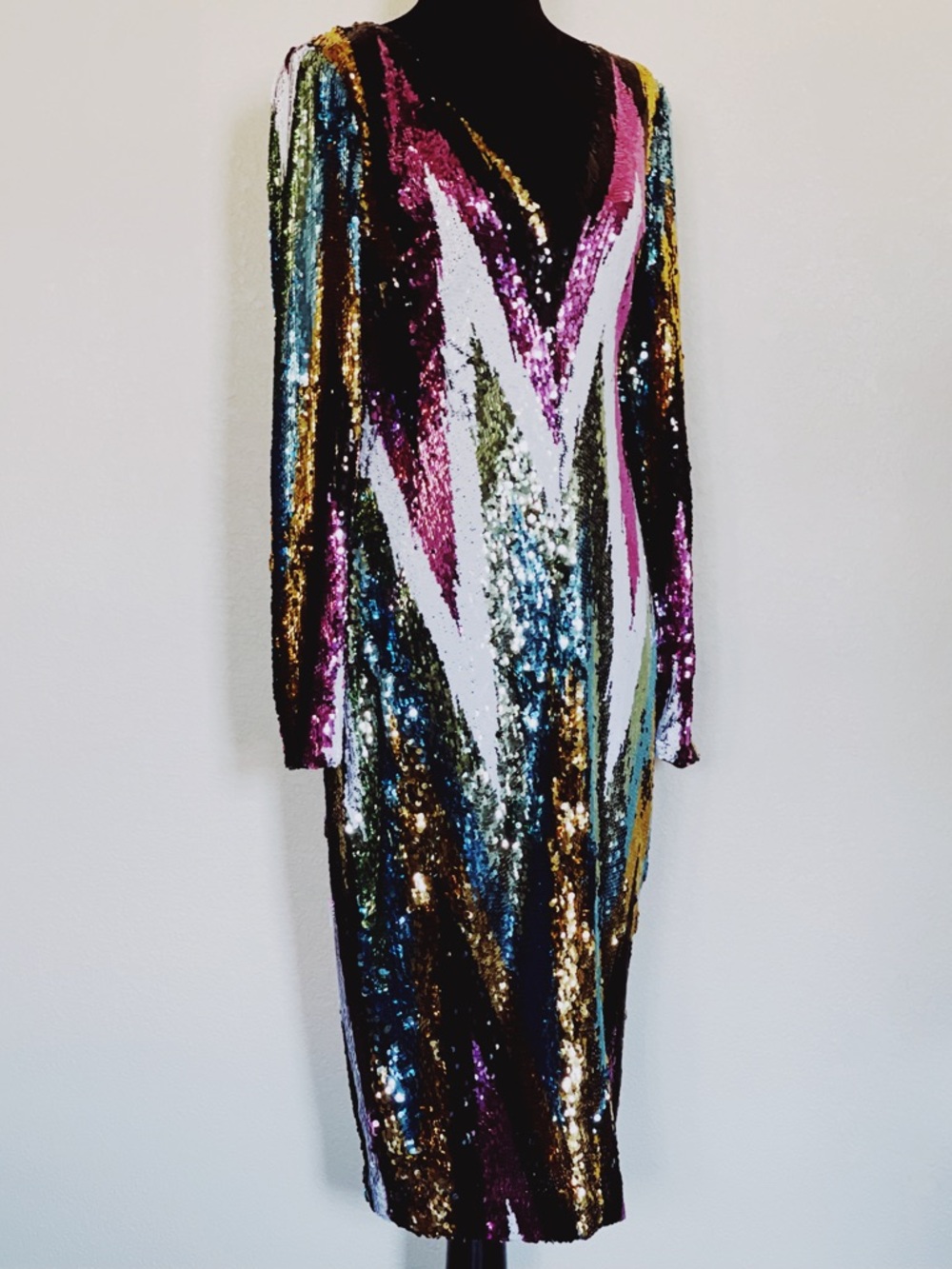 BADGLEY MISCHKA Stretch Sequin Chevron Party Dress - Picture 4 of 14